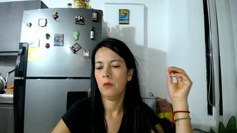 Snapshot of cecihotty4u chatting on February 25, 11:37 pm ceci online show from February 25, 11:37 pm
