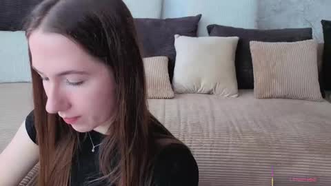 Josie Manesi online show from May 4, 6:39 am