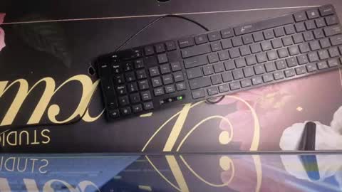 celeste_fioree online show from August 4, 1:17 pm