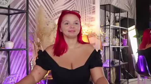 CelesteBailey online show from July 29, 6:46 am