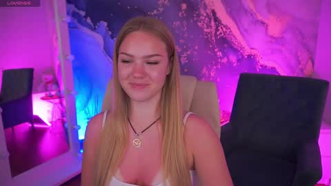 celestenoirr online show from May 2, 1:36 pm