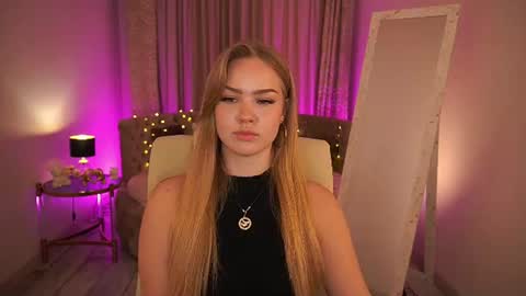 celestenoirr online show from June 18, 6:04 am