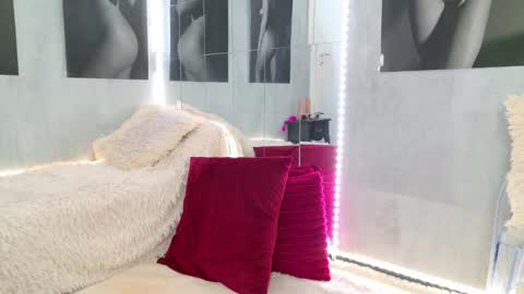 CELIA online show from September 16, 4:53 am