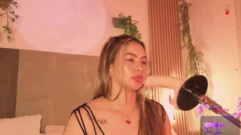 Hello guys my name is Sofi and Lizzie and  Vanessa online show from September 23, 1:37 am