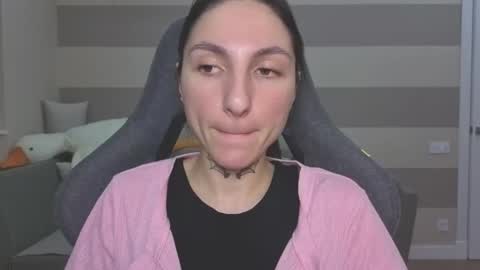 Kate online show from March 5, 1:07 pm