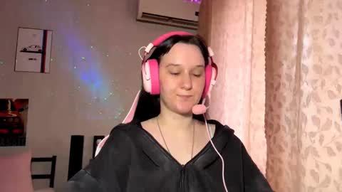 Emily online show from March 18, 6:07 am