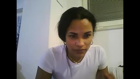Laura online show from March 6, 6:16 pm