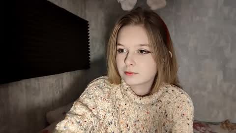 Lia online show from December 18, 7:57 am