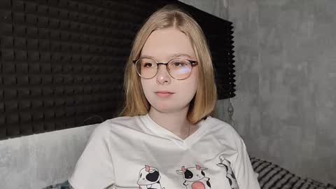 Lia online show from March 2, 7:15 am