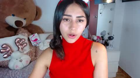 Snapshot of channelrose_1 chatting on December 6, 2:46 am Isabella online show from December 6, 2:46 am