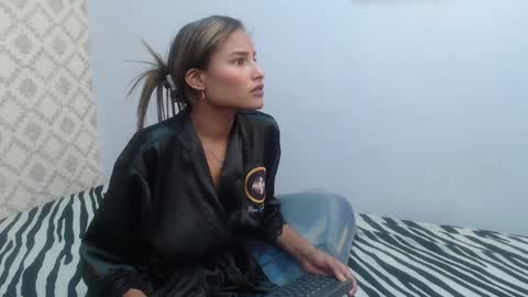 Snapshot of chantal_taylor_ chatting on January 10, 12:04 pm Raquel online show from January 10, 12:04 pm