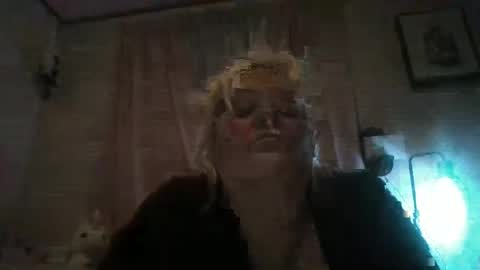 Snapshot of chaosangel33 chatting on February 3, 10:58 am Ms. Behaving online show from February 3, 10:58 am