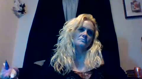 Snapshot of chaosangel33 chatting on October 11, 11:47 am Ms. Behaving online show from October 11, 11:47 am