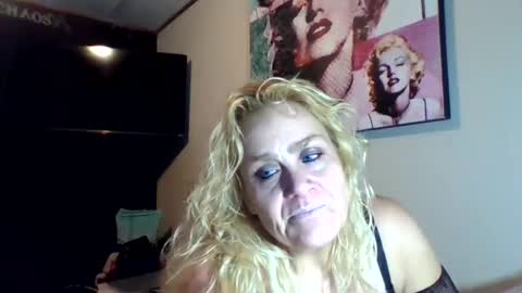 Snapshot of chaosangel33 chatting on September 17, 7:17 am Ms. Behaving online show from September 17, 7:17 am
