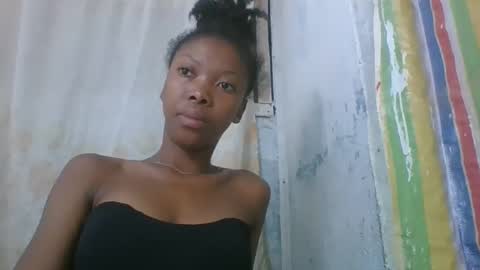 Snapshot of chariola0101 chatting on February 15, 11:16 pm chariola0101 online show from February 15, 11:16 pm