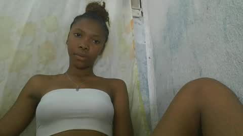 Snapshot of chariola0101 chatting on February 10, 7:17 pm chariola0101 online show from February 10, 7:17 pm
