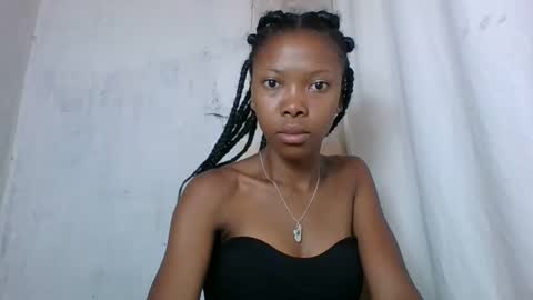 Snapshot of chariola0101 chatting on January 24, 12:52 am chariola0101 online show from January 24, 12:52 am