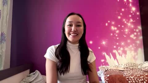 Mia online show from March 12, 8:17 am