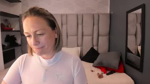 Charlot milf online show from April 30, 5:40 pm