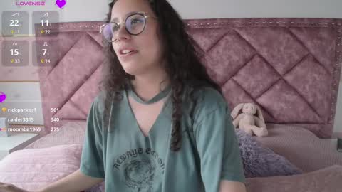 Snapshot of charlote__miller chatting on February 25, 10:53 pm You honey online show from February 25, 10:53 pm