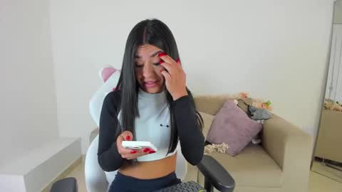 Snapshot of charlote_cowell_sub_ chatting on March 8, 4:48 pm online show from March 8, 4:48 pm