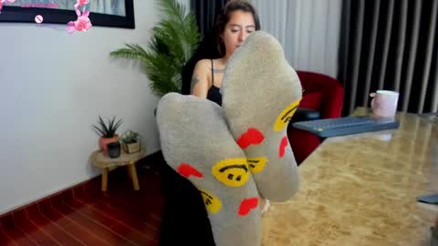 Snapshot of charlote_horny chatting on October 9, 11:58 am Charlote online show from October 9, 11:58 am