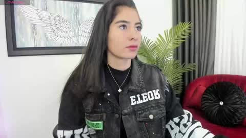 Snapshot of charlote_horny chatting on January 11, 11:45 am Charlote online show from January 11, 11:45 am