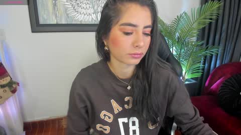Snapshot of charlote_horny chatting on December 28, 4:08 am Charlote online show from December 28, 4:08 am