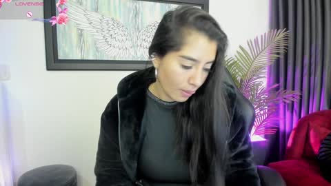 Snapshot of charlote_horny chatting on January 27, 11:43 am Charlote online show from January 27, 11:43 am