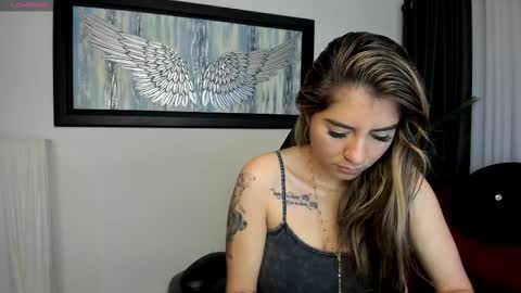 Snapshot of charlote_horny chatting on October 3, 11:37 am Charlote online show from October 3, 11:37 am
