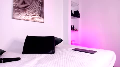 Snapshot of charlote_zc_ chatting on February 11, 7:38 pm Charlote online show from February 11, 7:38 pm
