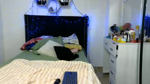 charlotte_027 online show from July 8, 7:32 am