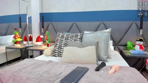 Snapshot of charlotte_copper chatting on December 21, 1:53 pm Charlotte online show from December 21, 1:53 pm