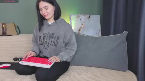 Charlotte online show from October 3, 4:39 am