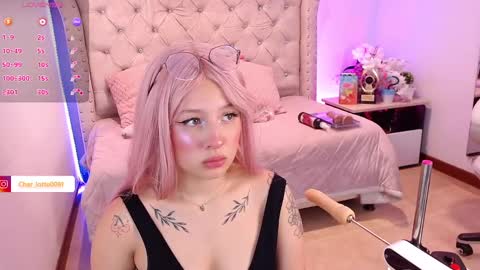 Snapshot of charlotte_jones__1 chatting on December 13, 11:34 am Charlotte online show from December 13, 11:34 am