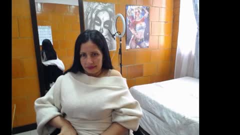 Snapshot of charlotte_temple chatting on January 27, 2:13 pm Charlotte online show from January 27, 2:13 pm