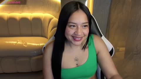 Snapshot of charlotte_tx chatting on October 15, 3:09 am Online 800 to 1400 online show from October 15, 3:09 am