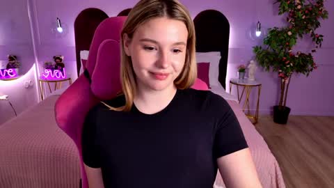 charlotteatwood online show from May 5, 4:32 pm