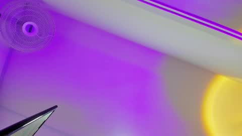 CharlotteBrown online show from December 18, 7:07 pm