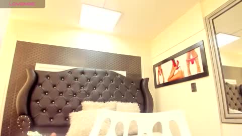  C H A R L O T T E  online show from October 1, 12:21 pm