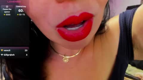 Snapshot of charlottemeyerr chatting on September 13, 5:26 am charlot online show from September 13, 5:26 am