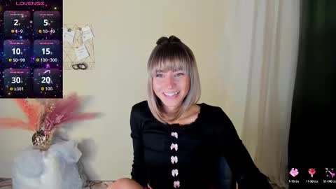 Snapshot of charmbianca chatting on September 27, 2:35 pm Bianca online show from September 27, 2:35 pm
