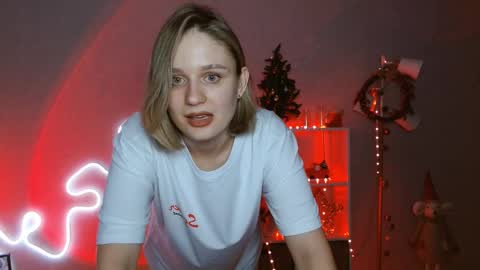 Snapshot of charming_beauty chatting on December 27, 6:24 am Michelle online show from December 27, 6:24 am