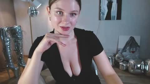 Michelle  online show from July 6, 4:29 am