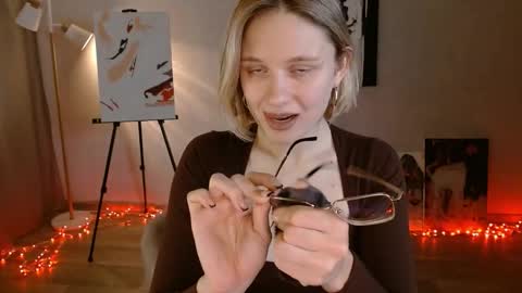 Snapshot of charming_beauty chatting on October 9, 2:15 am Michelle online show from October 9, 2:15 am