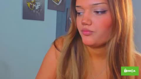 Snapshot of charming_girls_ chatting on October 21, 9:46 am Alice online show from October 21, 9:46 am
