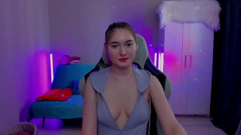 Snapshot of chatur_lady_ chatting on February 14, 8:10 am Betty online show from February 14, 8:10 am
