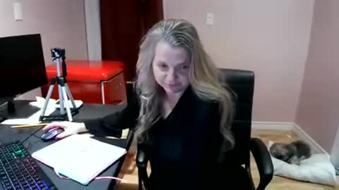 chealsiek online show from October 28, 11:42 pm