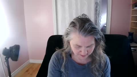 chealsiek online show from June 15, 12:49 pm