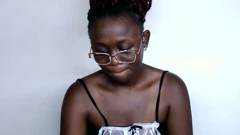 cheeky_charms online show from September 23, 3:37 am